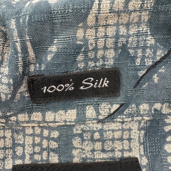 Claiborne Mens Blue & White 100% Silk Button-Up Short Sleeve Shirt L - Picture 7 of 10